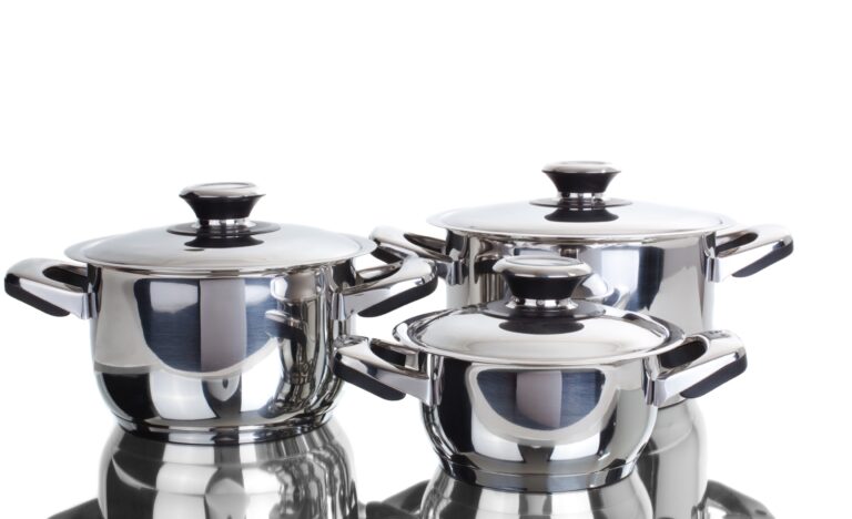 Beneficios del acero inoxidable en los equipos de cocina y por qué elegirlo